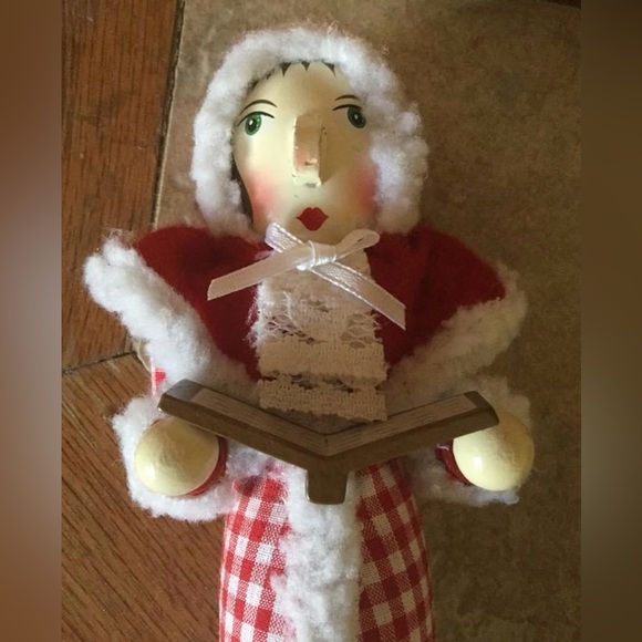 Limited Edition 2007, Wood Nutcrackers Christmas Decor 8” Caroler Decoration - Picture 11 of 11